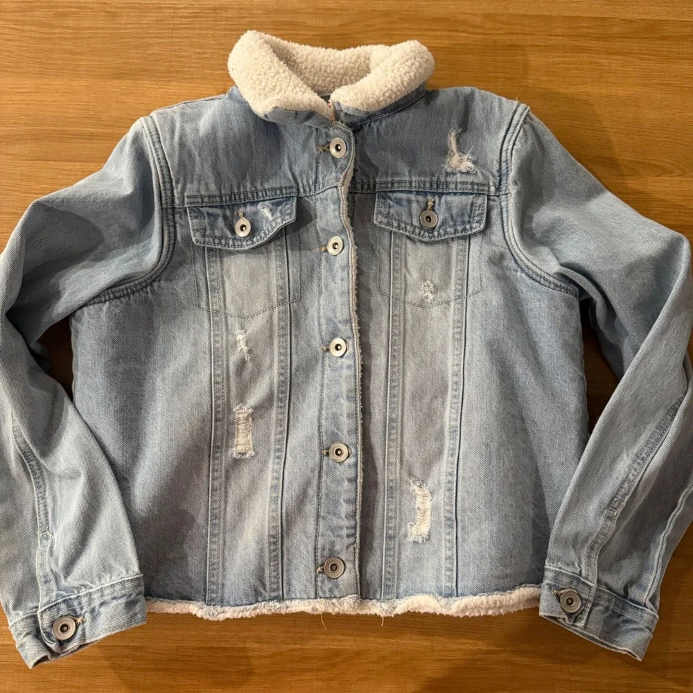 The Childrens Place Girls Distressed Sherpa Lined Denim Jacket Light Wash XXL 16